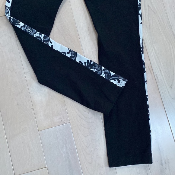 Lululemon black white floral lace print side pants mid-low rise leggings - Picture 8 of 11
